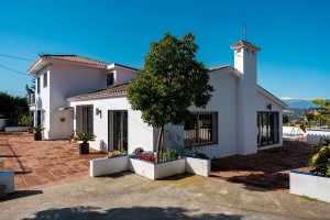  Chalet Se Vende en Alhaurin El Grande , Mlaga