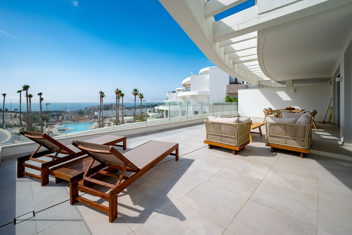 Apartment – Middle Floor Apartment in Mijas Costa — photo 1