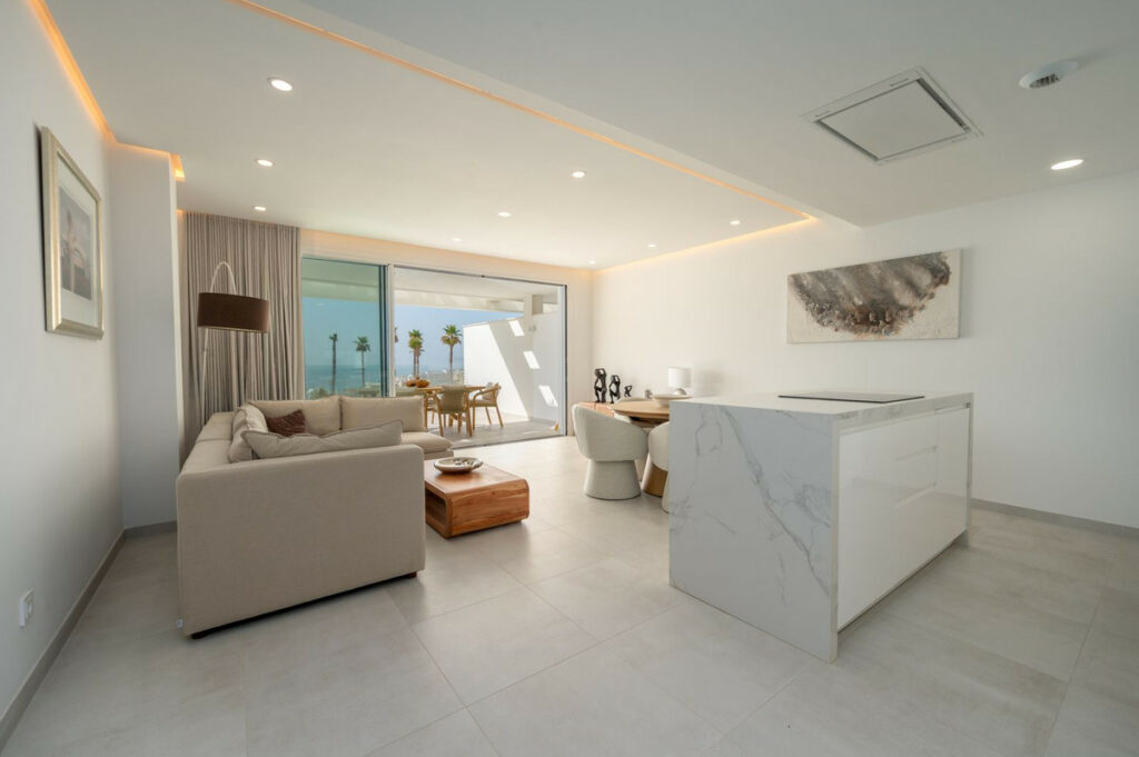 Apartment – Middle Floor Apartment in Mijas Costa — photo 3