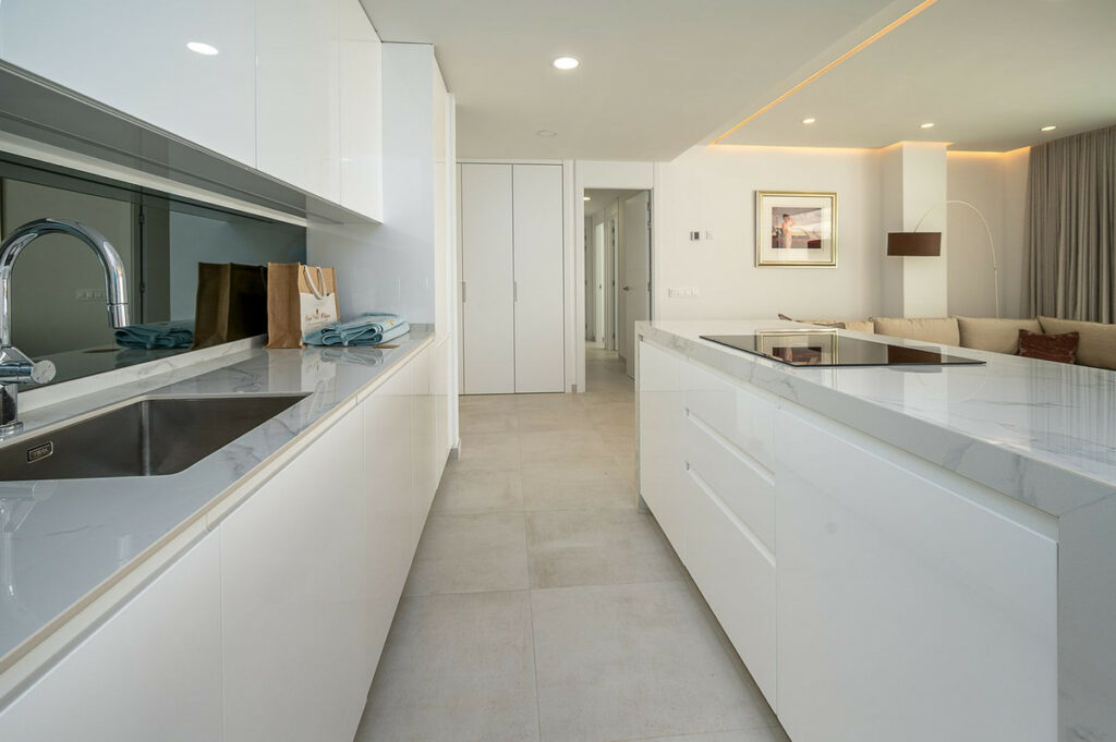 Apartment – Middle Floor Apartment in Mijas Costa — photo 8