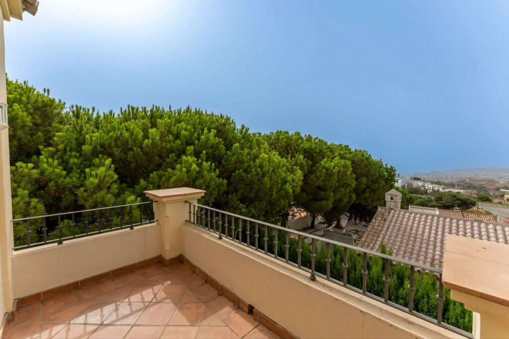 House – Detached Villa in Mijas — photo 3