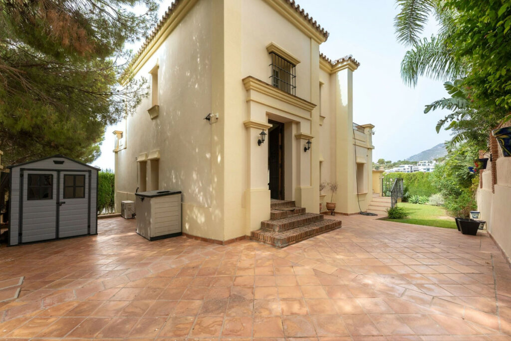 House – Detached Villa in Mijas — photo 4