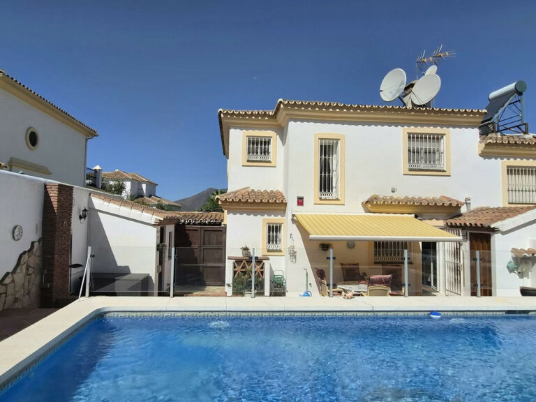 House – Semi-Detached House in Alhaurin Golf — photo 1