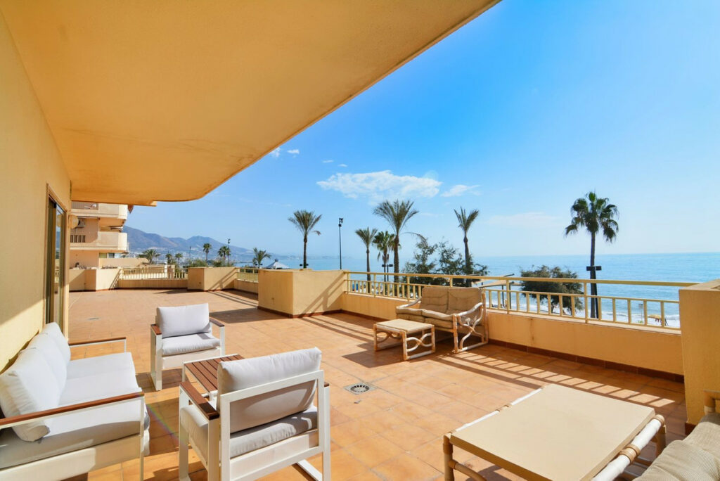 Property in Fuengirola — photo 1