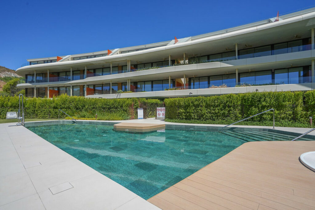Apartment – Middle Floor Apartment in Fuengirola — photo 2