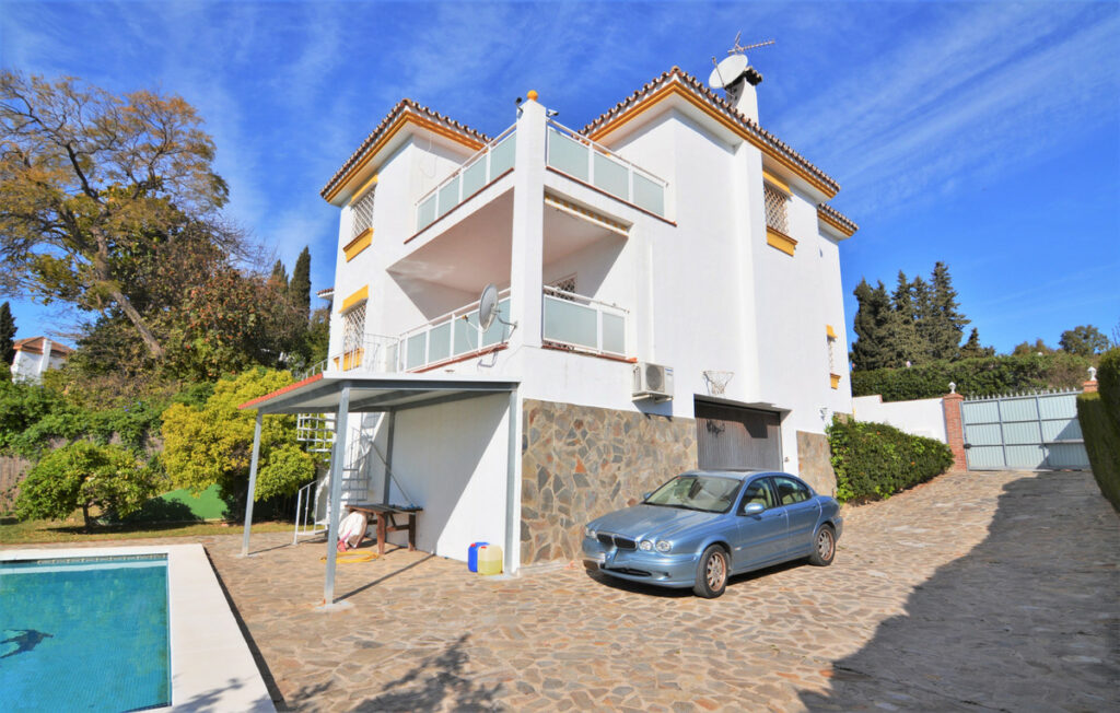 Property in El Coto — photo 33