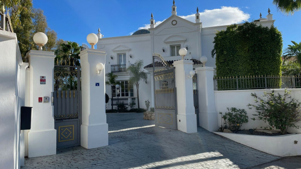 House – Detached Villa in Mijas — photo 10