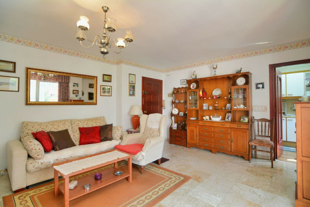 Property in Fuengirola — photo 9