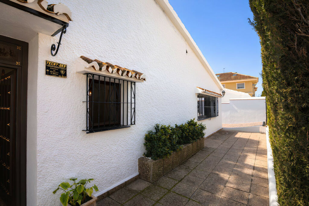 Property in Fuengirola — photo 22