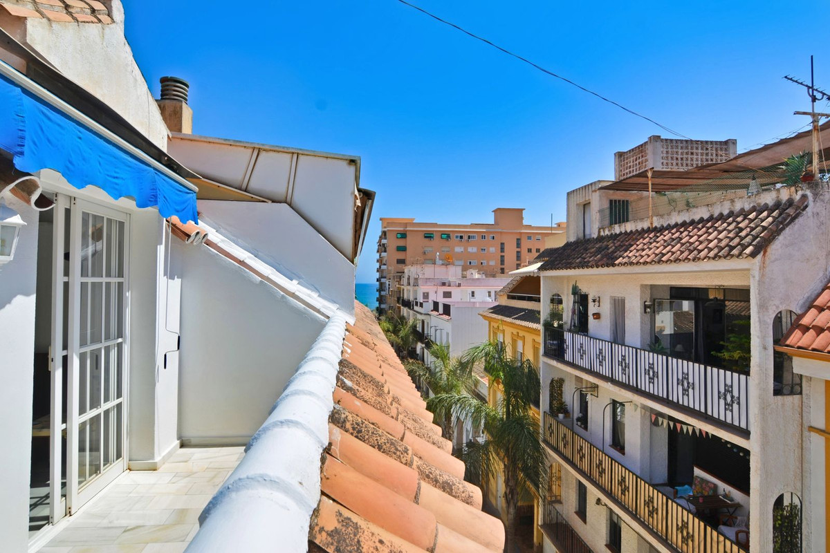 Property in Fuengirola — photo 1