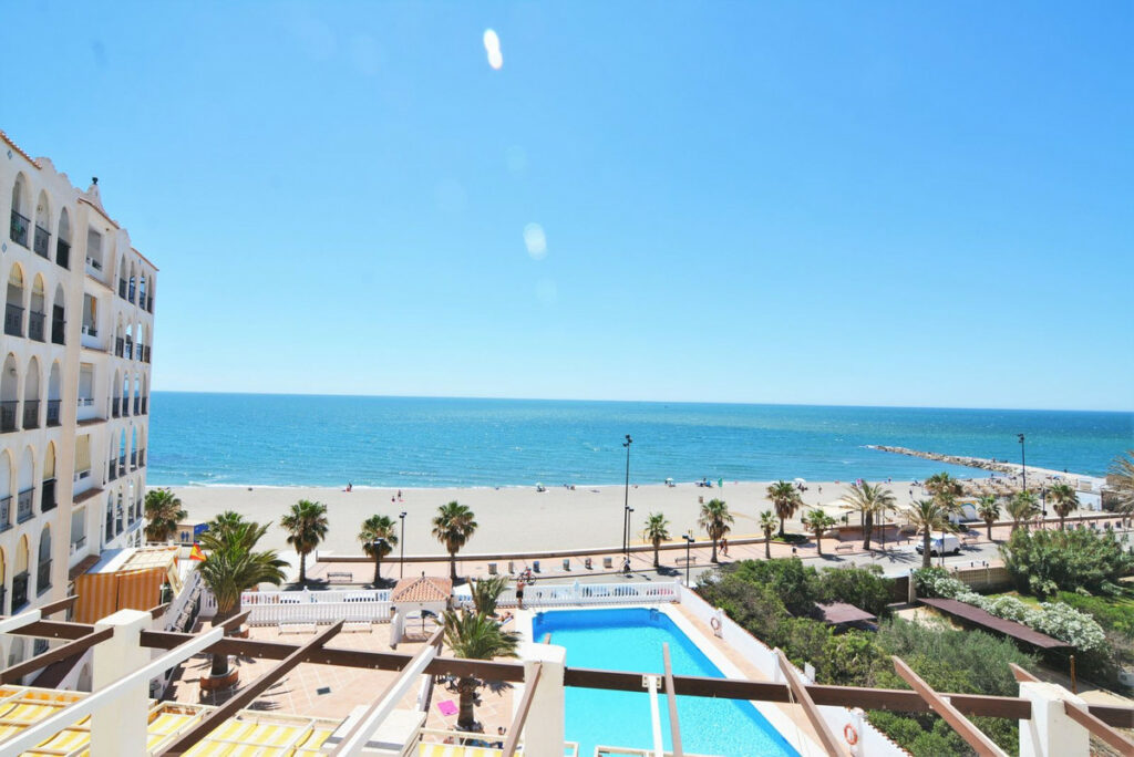 Property in Fuengirola — photo 12