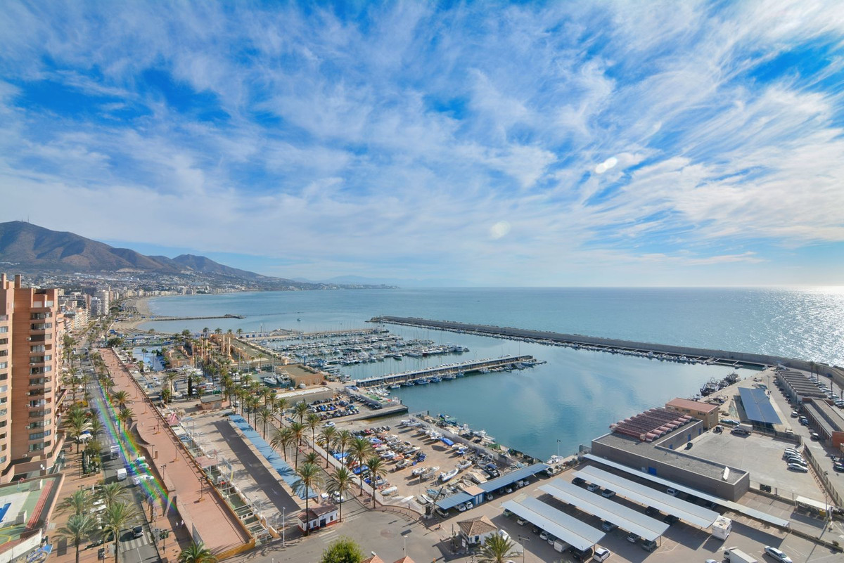Property in Fuengirola — photo 1