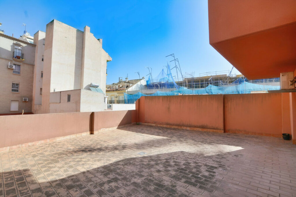 Property in Fuengirola — photo 2