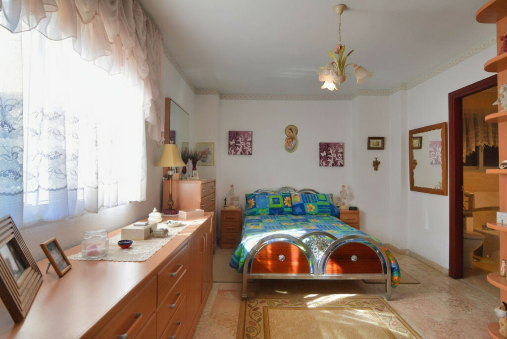 Property in Fuengirola — photo 13