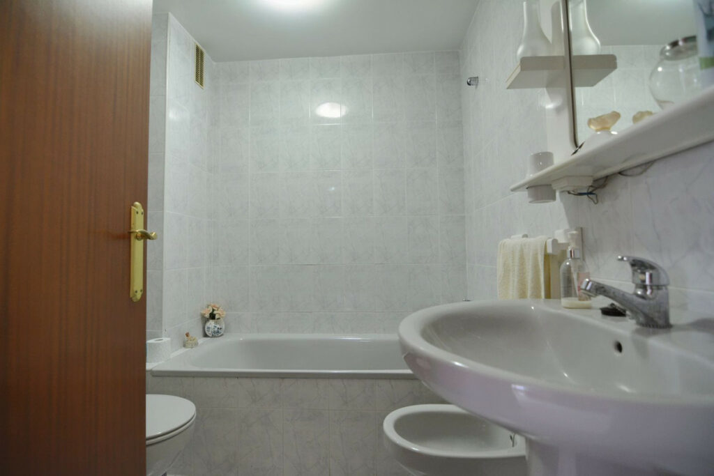 Property in Las Lagunas — photo 17