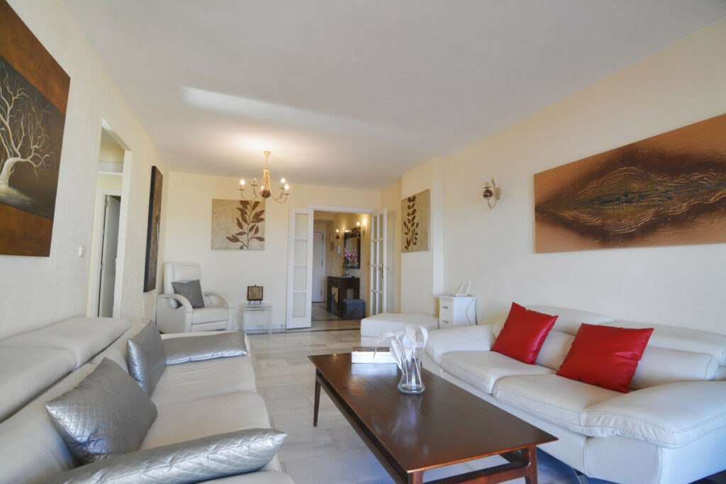 Property in Fuengirola — photo 7