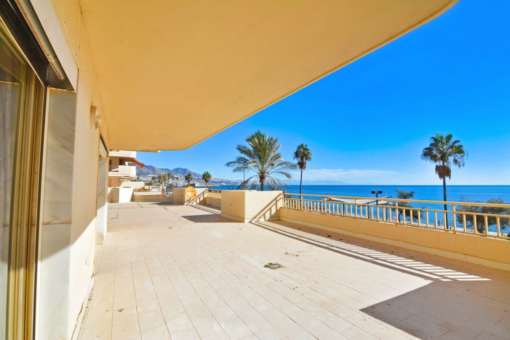 Property in Fuengirola — photo 1