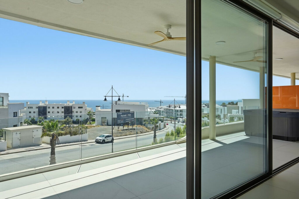 Apartment – Middle Floor Apartment in Fuengirola — photo 3
