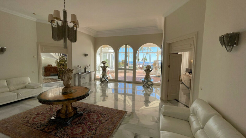 House – Detached Villa in Mijas — photo 6
