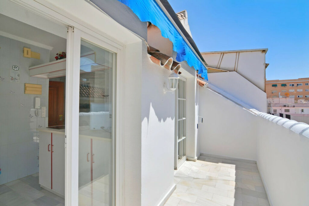 Property in Fuengirola — photo 2