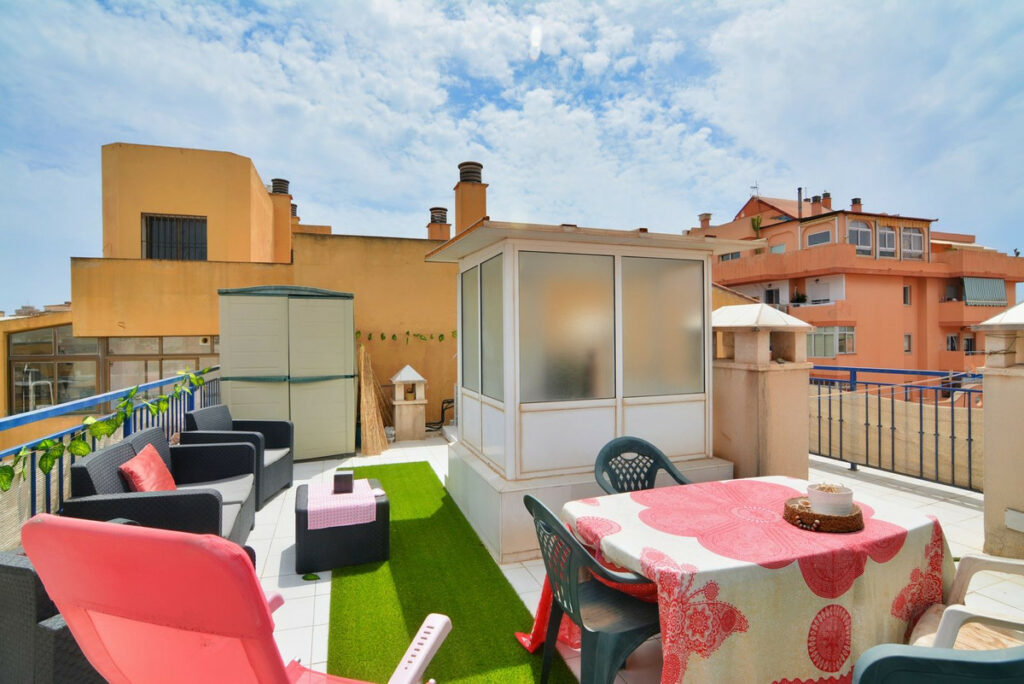 Property in Fuengirola — photo 2