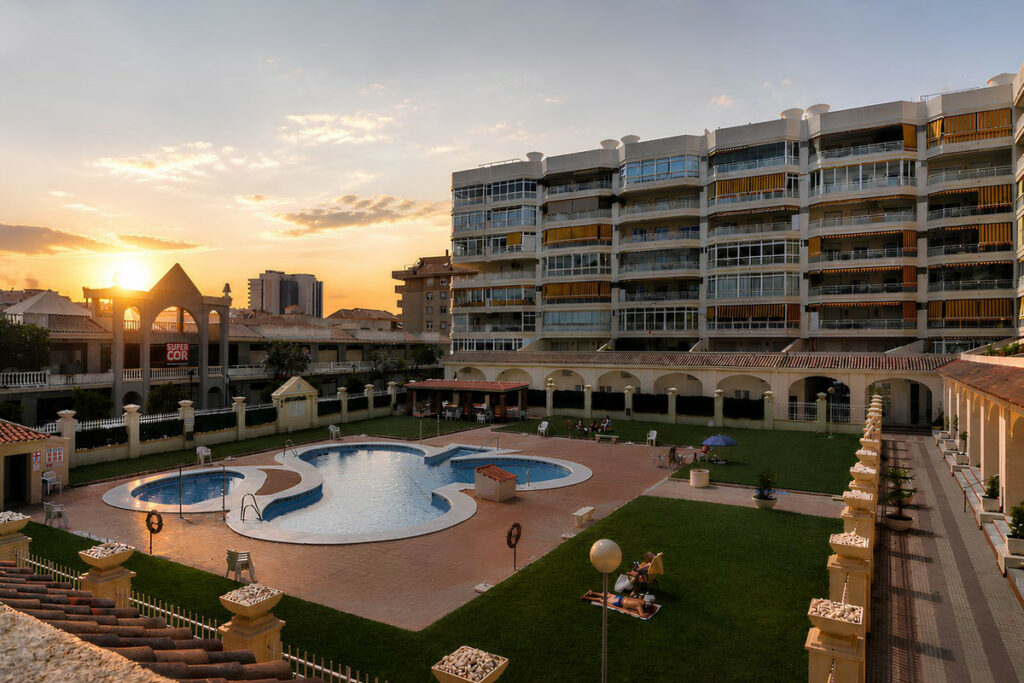 Property in Fuengirola — photo 3