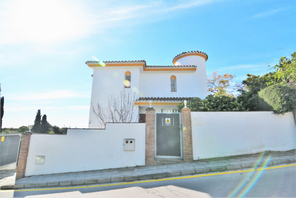 Property in El Coto — photo 4