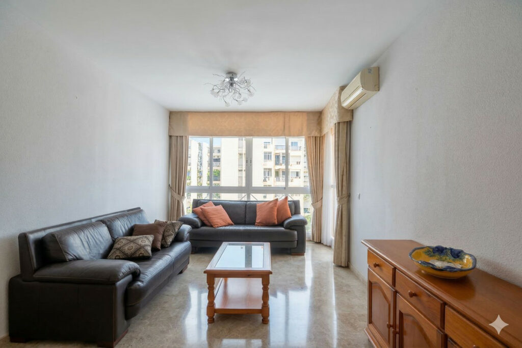 Property in Fuengirola — photo 4