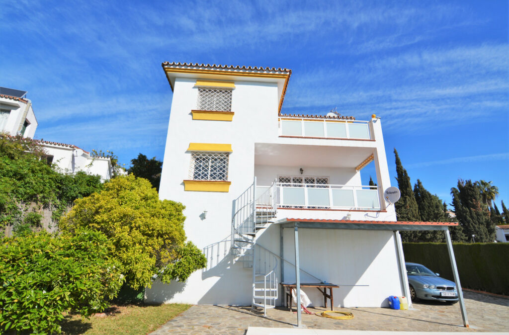Property in El Coto — photo 34