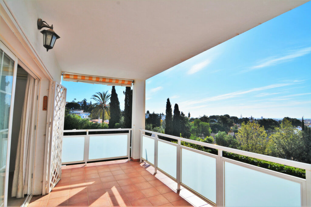 Property in El Coto — photo 9