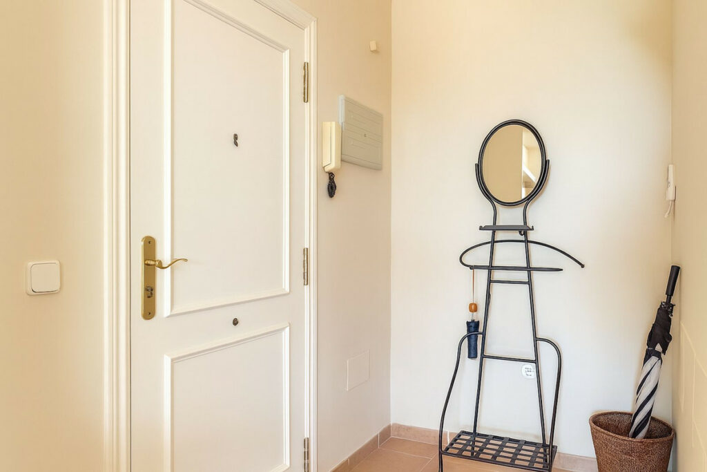 Apartment – Middle Floor Apartment in La Mairena — photo 5