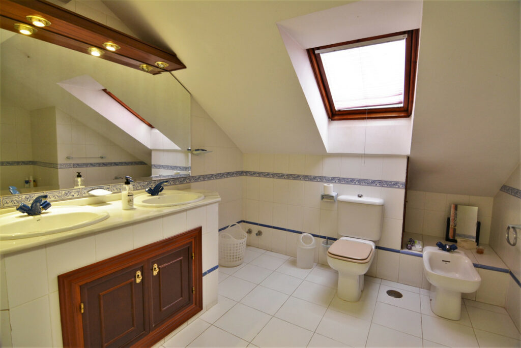 Property in Fuengirola — photo 12