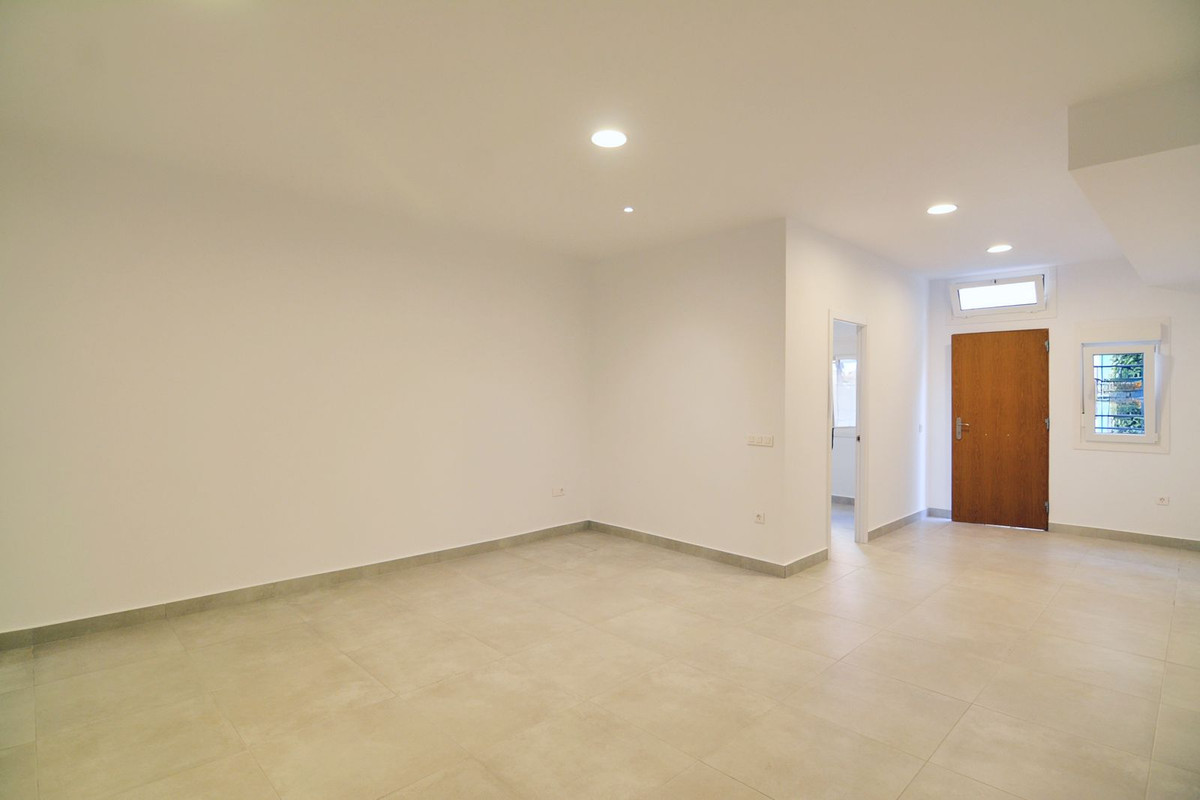 Property in Fuengirola — photo 1