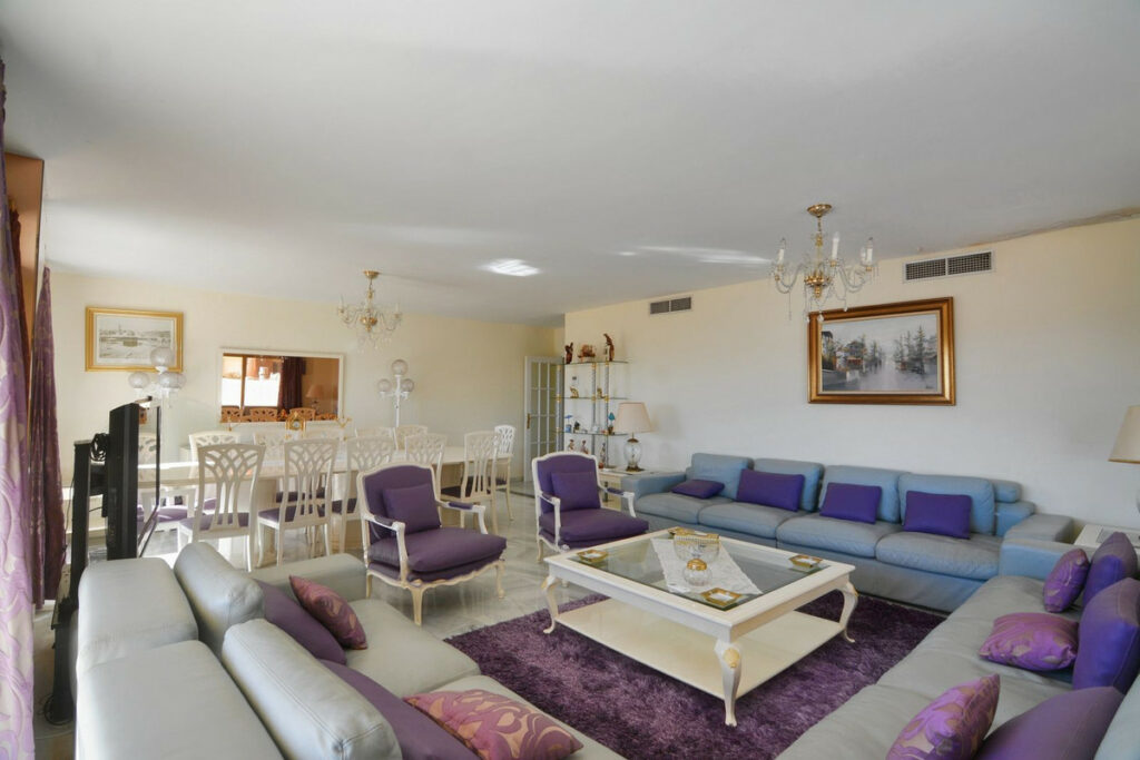 Property in Fuengirola — photo 11