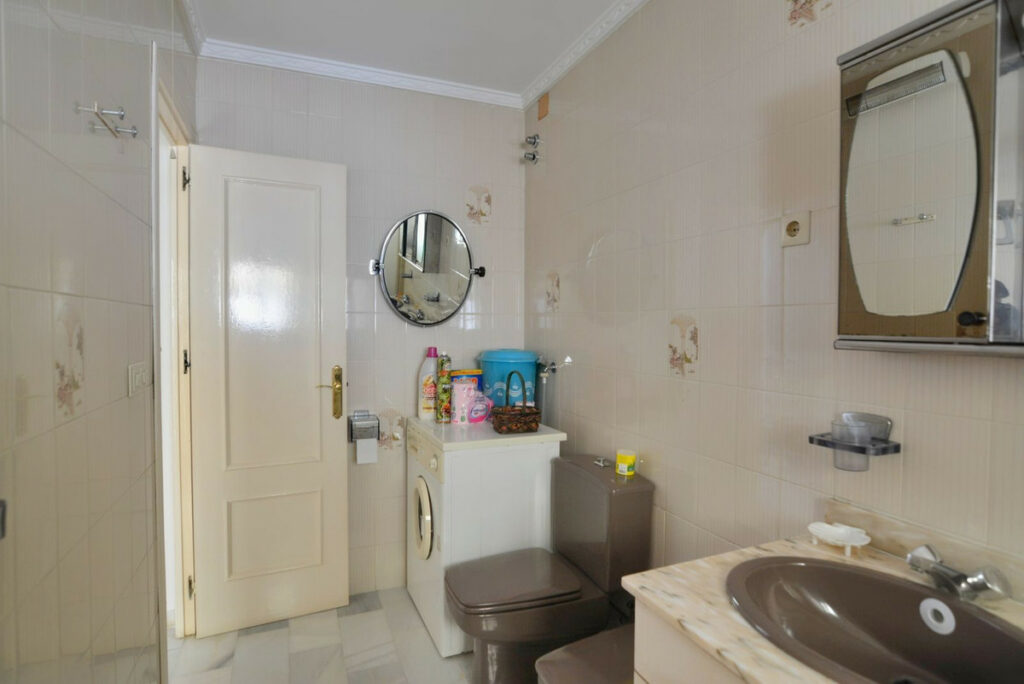 Property in Fuengirola — photo 16