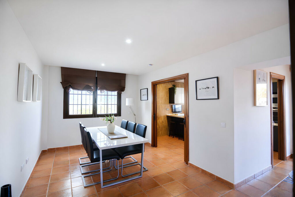 Property in Sierrezuela — photo 12