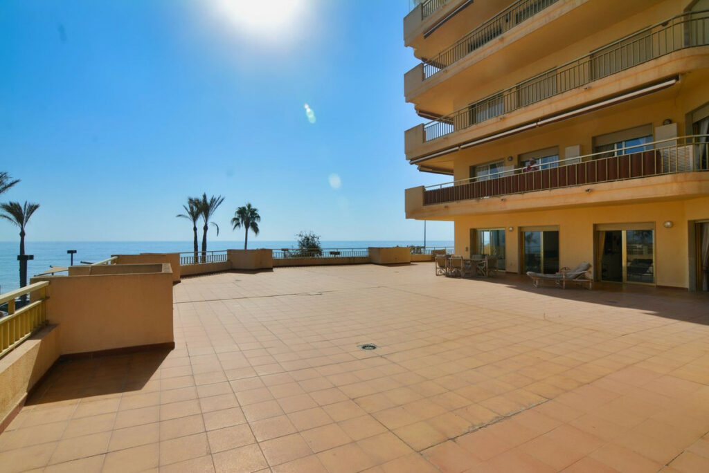 Property in Fuengirola — photo 3