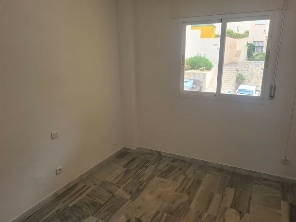 Apartment – Middle Floor Apartment in Mijas Costa — photo 5