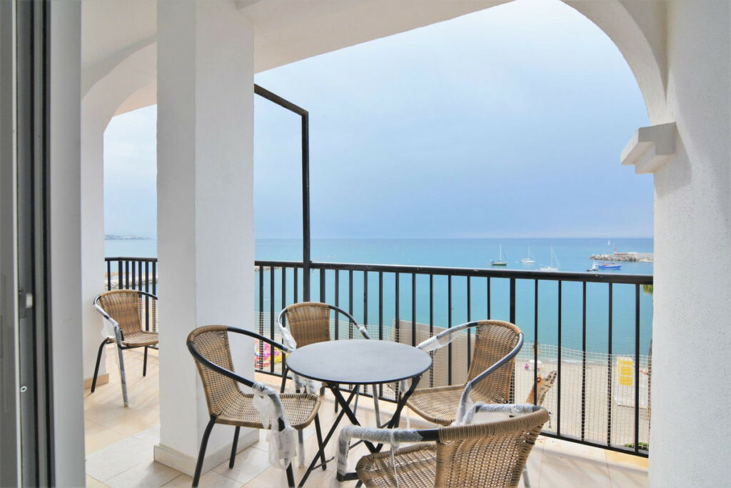 Property in Fuengirola — photo 1