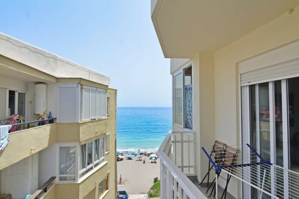 Property in Fuengirola — photo 2