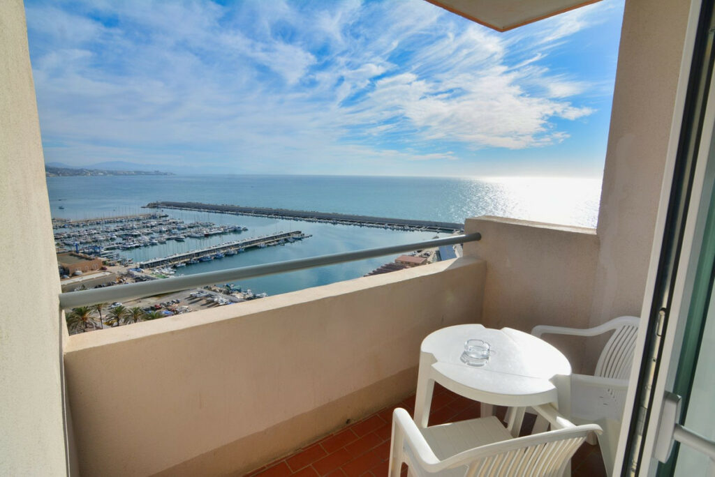 Property in Fuengirola — photo 2