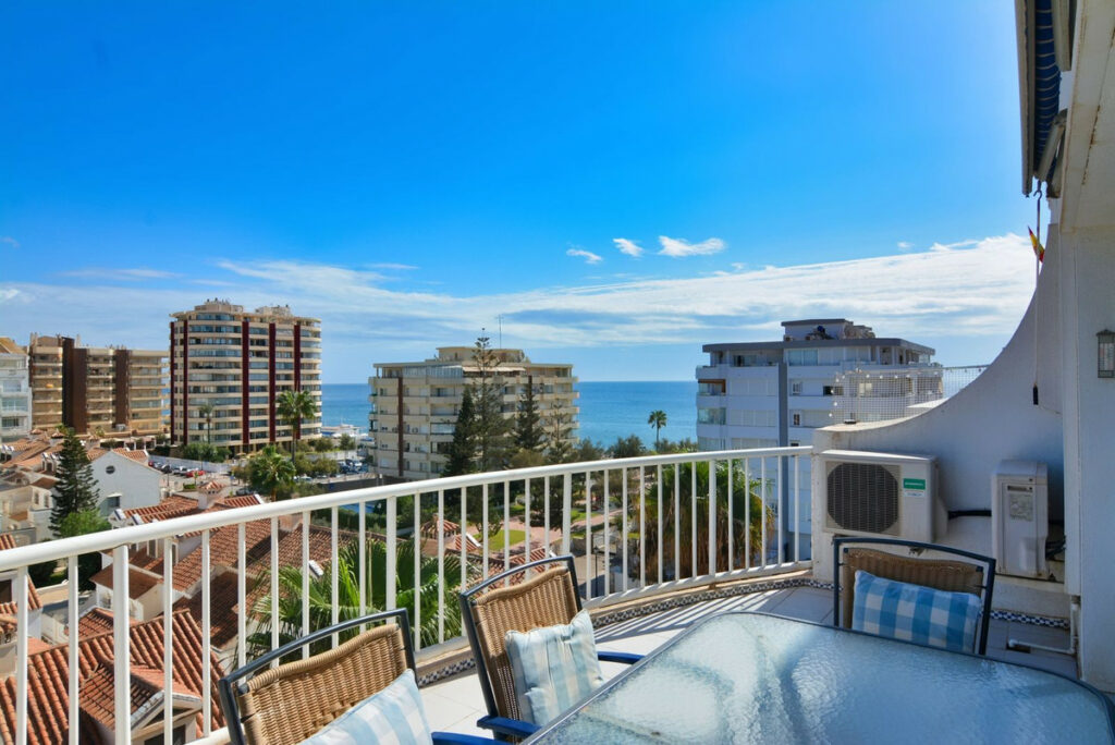 Property in Fuengirola — photo 2