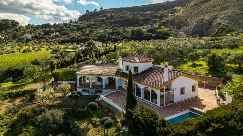 House – Finca – Cortijo in Casarabonela — photo 3