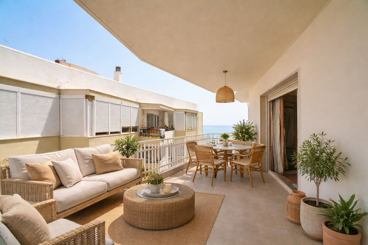 Property in Fuengirola — photo 1