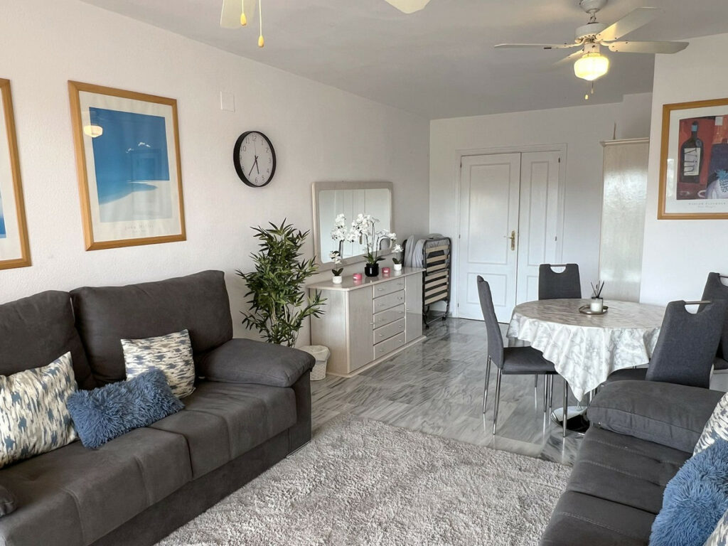 Apartment – Middle Floor Apartment in Riviera del Sol — photo 6