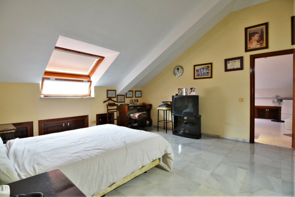 Property in Fuengirola — photo 17