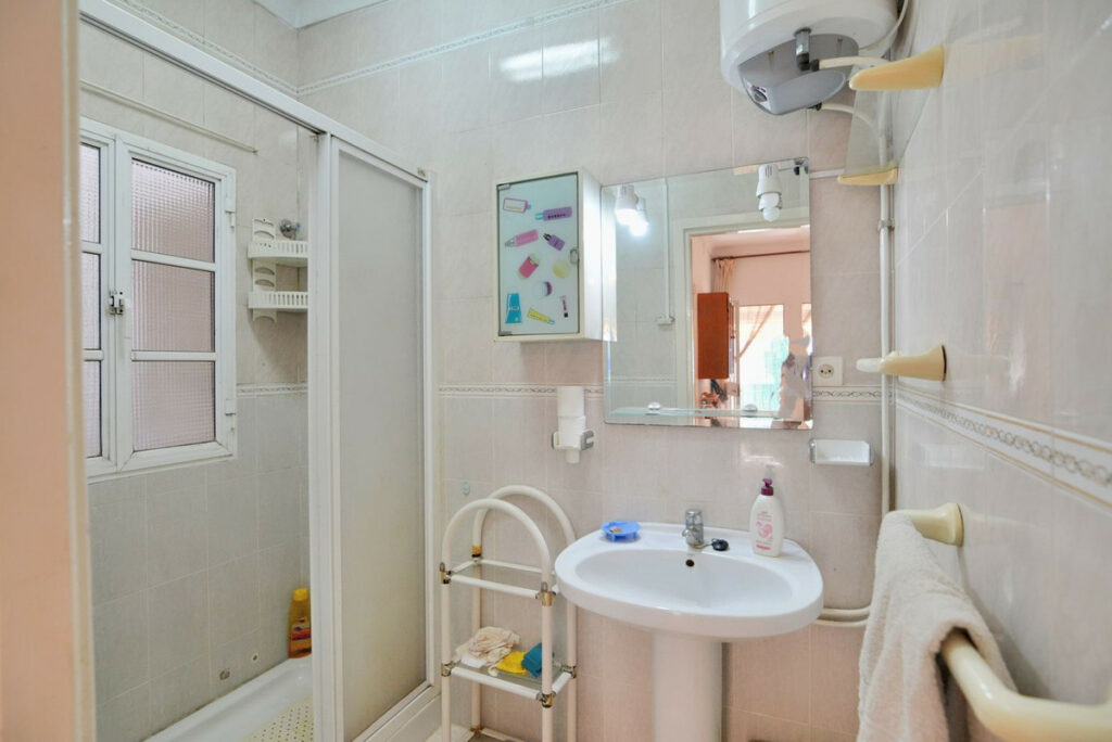 Property in Fuengirola — photo 12