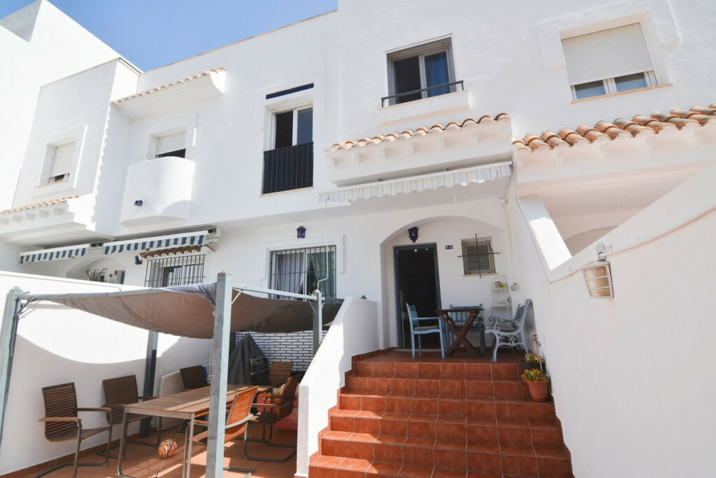 Property in Fuengirola — photo 2
