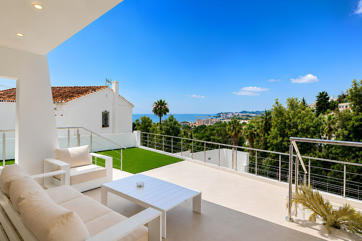 Property in Torreblanca — photo 1
