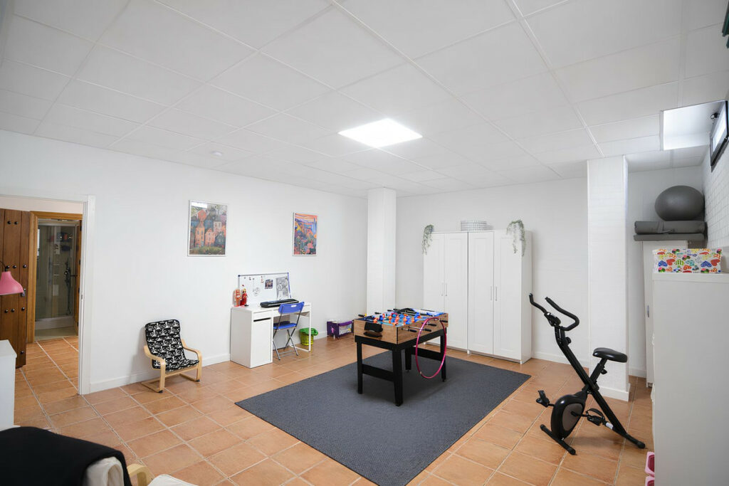 Property in Sierrezuela — photo 32